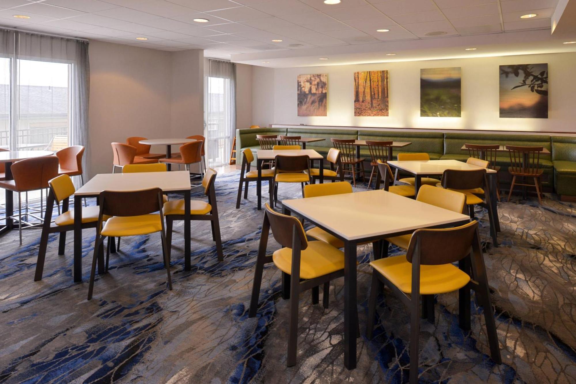 Fairfield Inn & Suites By Marriott Сидар-Рапидс Экстерьер фото
