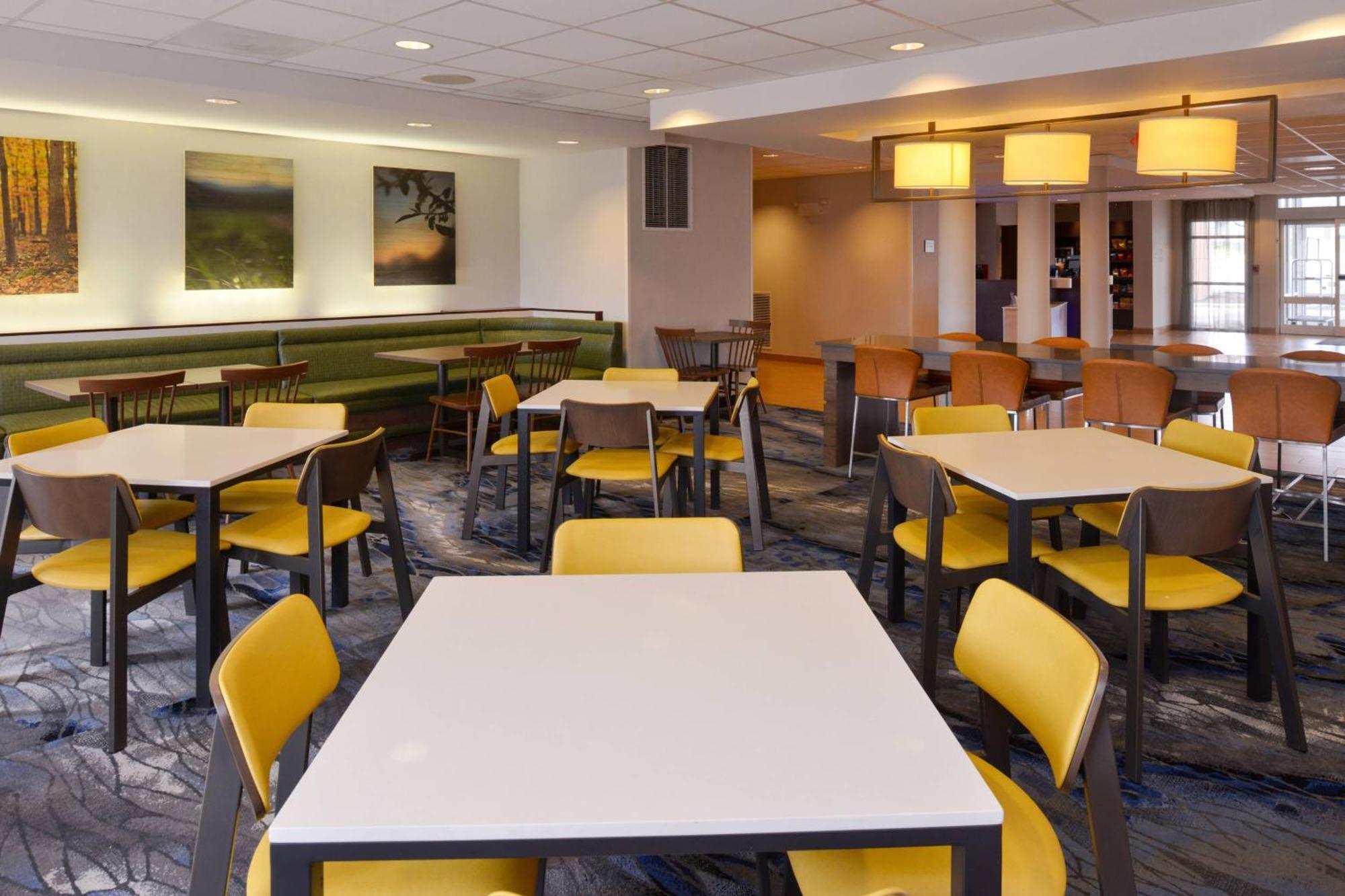 Fairfield Inn & Suites By Marriott Сидар-Рапидс Экстерьер фото